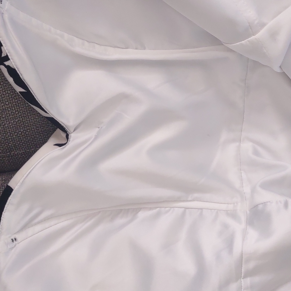 Bardot Black & White Floral Print Off the Shoulder Dress - Size 8 (M) - Picture 8 of 13